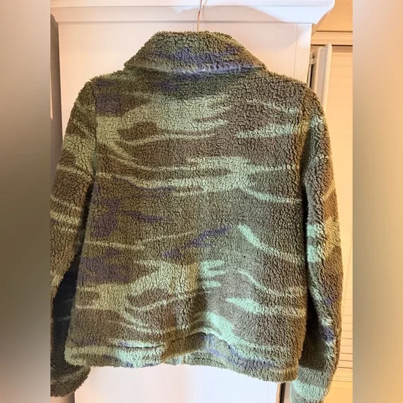 Z Supply Sherpa Camo Fleece Pile Teddy Jacket. size Small! - Picture 5 of 5